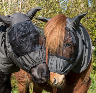 Karlslund eczeemmasker met hals en opening voor voorpluk