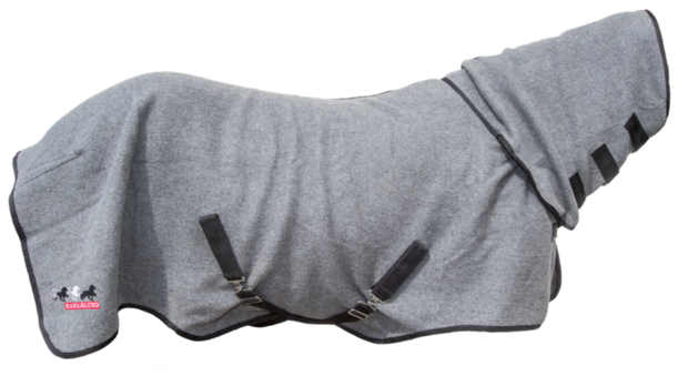 Karlslund wollen deken met hals &ndash; natuurlijke wollen zweetdeken voor IJslandse paarden