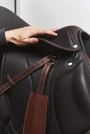 Rid&rsquo;Up monobeugelriemen &ndash; innovatieve stijgbeugelriemen met verstelbare beschermhoes