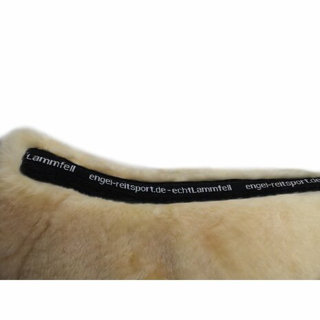 AirTec Plus lamswollen zadeldek met verwisselbare inlagen (V-Line Spinefree)