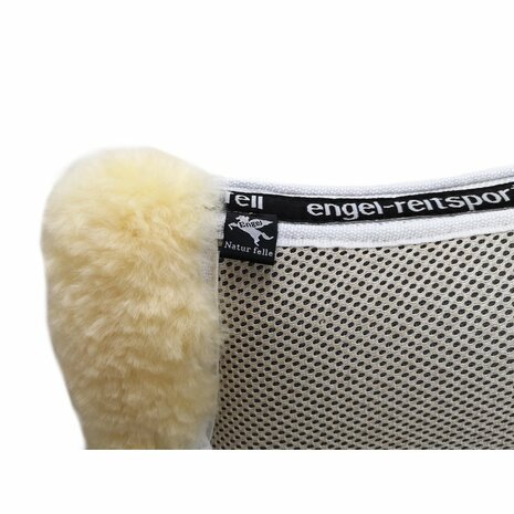 AirTec Plus lamswollen zadeldek met verwisselbare inlagen (V-Line Spinefree)