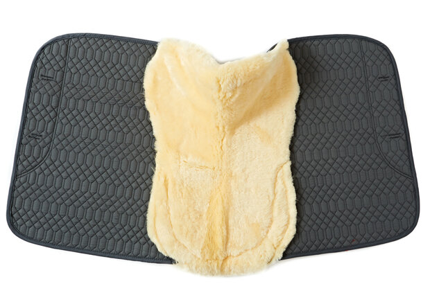 Zadeldek Lamswol met Bontrand Voor &amp; Achter &ndash; Dressuur &amp; Veelzijdigheid 