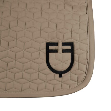 Equestro Dressuur Zadeldek met Cube Quilting &ndash; Technisch Comfort &amp; Tijdloze Elegantie