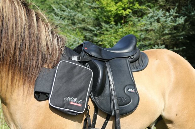 Karlslund Nylon Zadeltas met Fleshouder &ndash; Lichtgewicht &amp; Praktisch