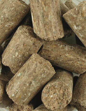 LEXA Four Seasons Cobs  25 KG &ndash; uitgebalanceerde mineralenbrokjes voor weidepaarden